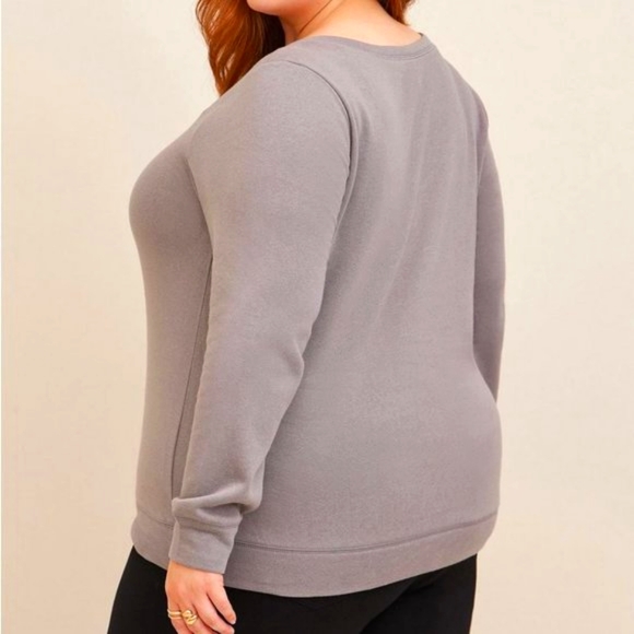 ❤️NWT VINTAGE TORRID SWEATSHIRT - SPIDERMAN HULK IRONMAN BLACK PANTHER MARVEL - Picture 3 of 9